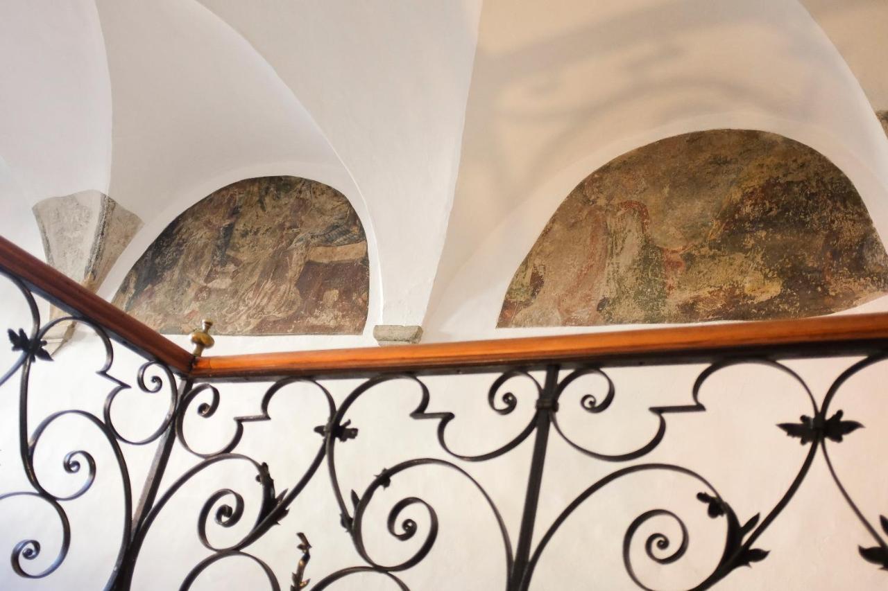 Weisses Roessl Hotel Caldaro Ngoại thất bức ảnh