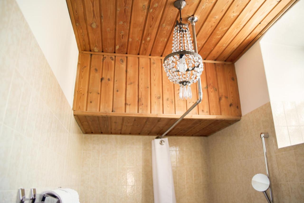 Weisses Roessl Hotel Caldaro Ngoại thất bức ảnh