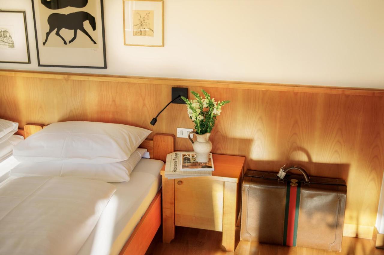 Weisses Roessl Hotel Caldaro Ngoại thất bức ảnh