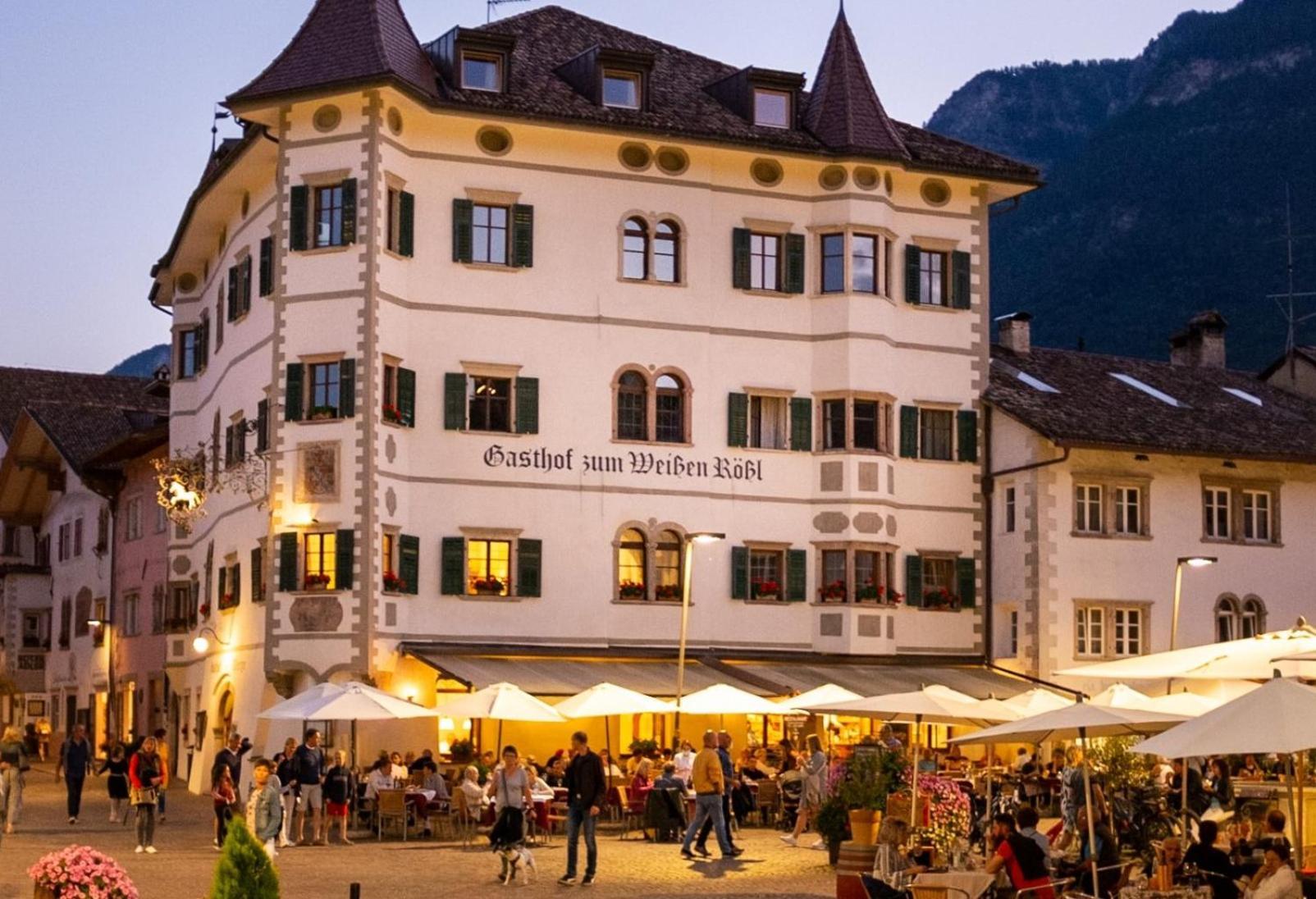 Weisses Roessl Hotel Caldaro Ngoại thất bức ảnh