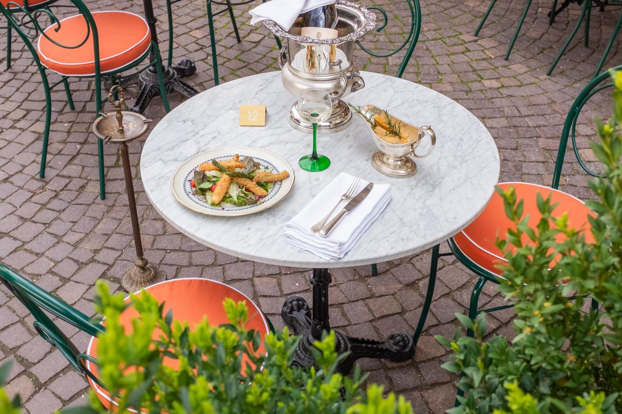 Weisses Roessl Hotel Caldaro Ngoại thất bức ảnh
